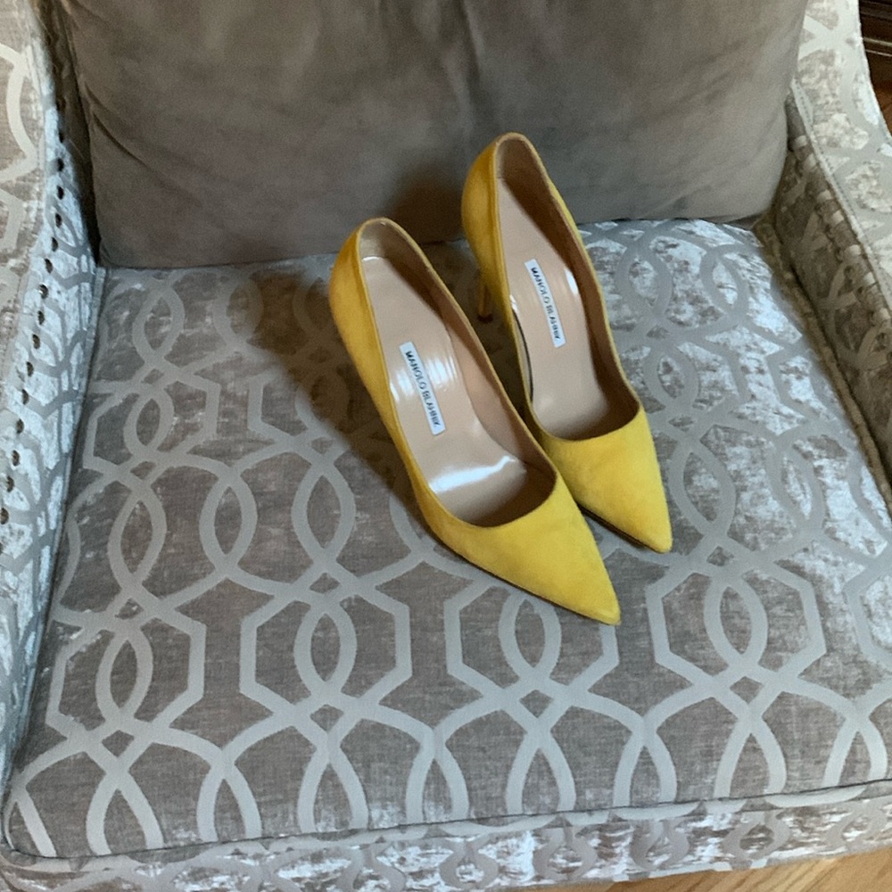 Manolo Blakahnik pumps